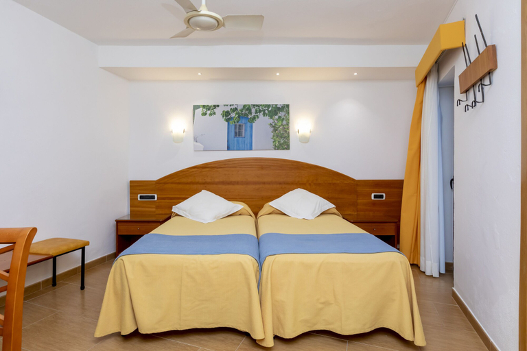 Bedroom 3, Hostal Manolita, Baleares