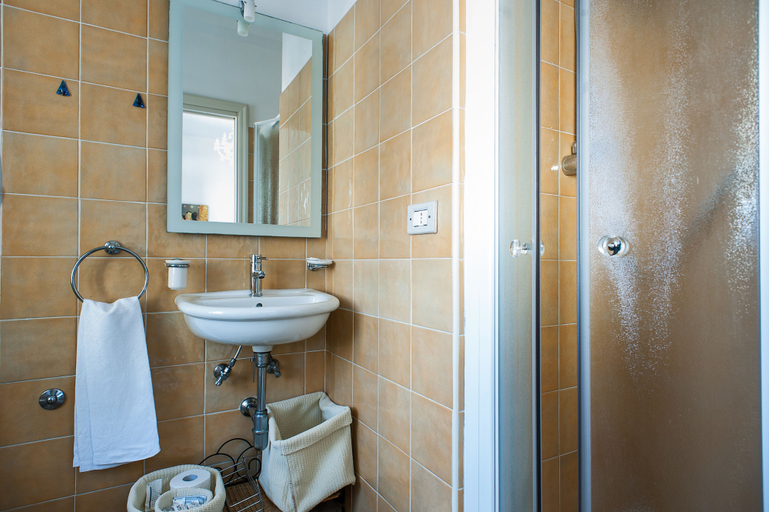 Bathroom, Casale Santa Rosalia, Salerno