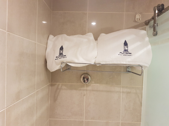 Bathroom 4, Platinum Hotel Apartment, Abu Dhabi City