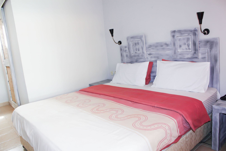 Bedroom 2, Sunu Hotel, Kombo Saint Mary