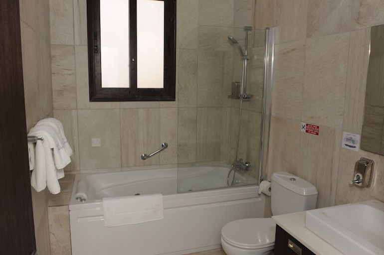 Bathroom 3, Platzia Beach Villas