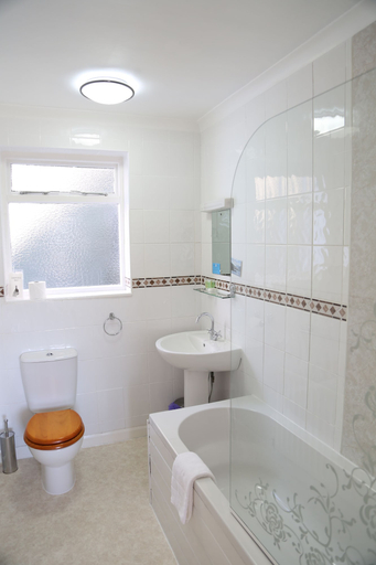 Bathroom 3, Keswick Park Hotel, Cumbria