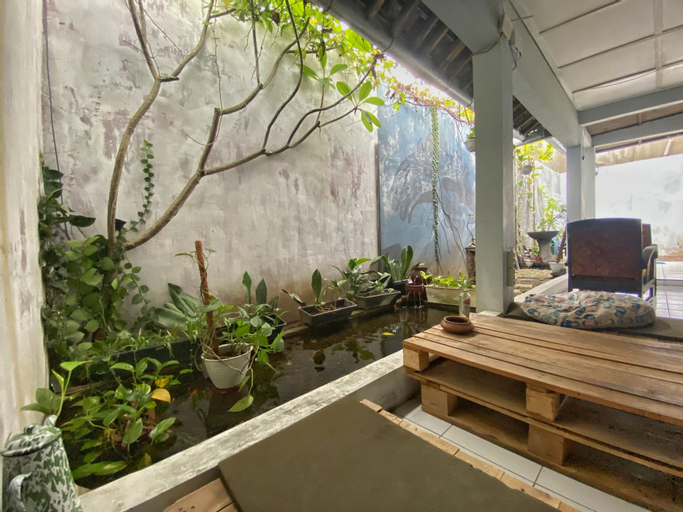 Exterior & Views 5, Reene'o Guesthouse, Yogyakarta