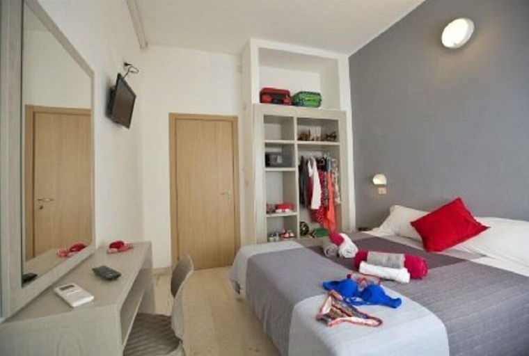 Bedroom 2, Hotel Sabrina Rimini, Rimini