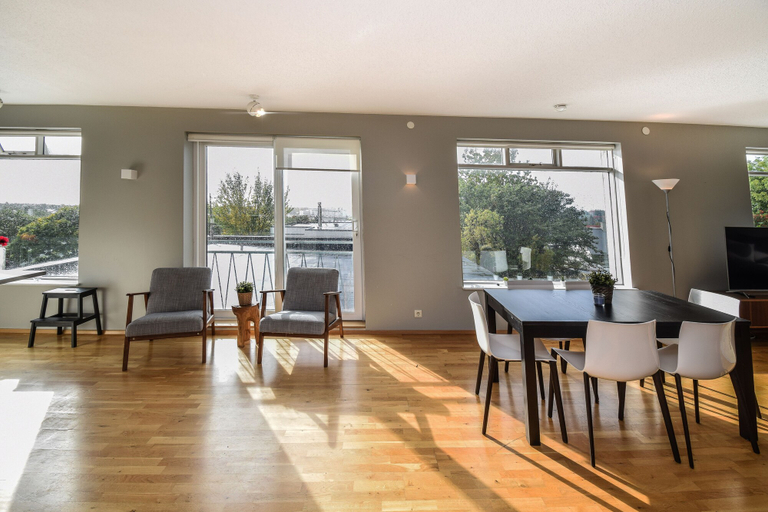 Food & Drinks, Apartment B52, Reykjavík