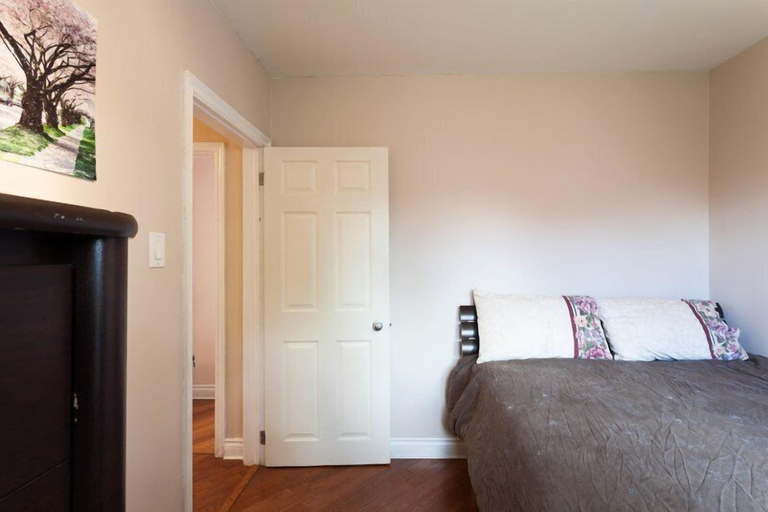 Bedroom 2, Beautiful Detached 6 Bedroom House, Toronto