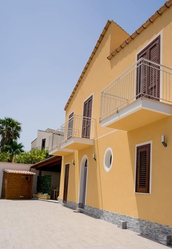 Exterior & Views, Dove sorge il sole, Trapani