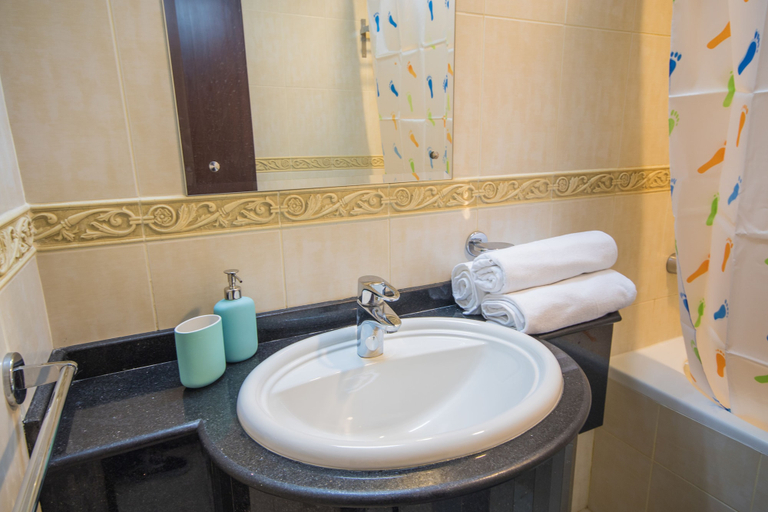 Bathroom 4, 58th Floor Apartment with Dream Sea View, Dubai