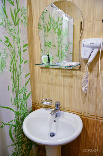 Bathroom 3, Yeghevnut Hotel