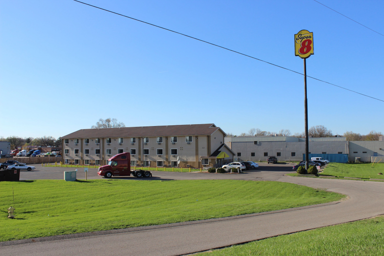 Exterior & Views 2, Super 8 by Wyndham Wyoming/Grand Rapids Area, Kent