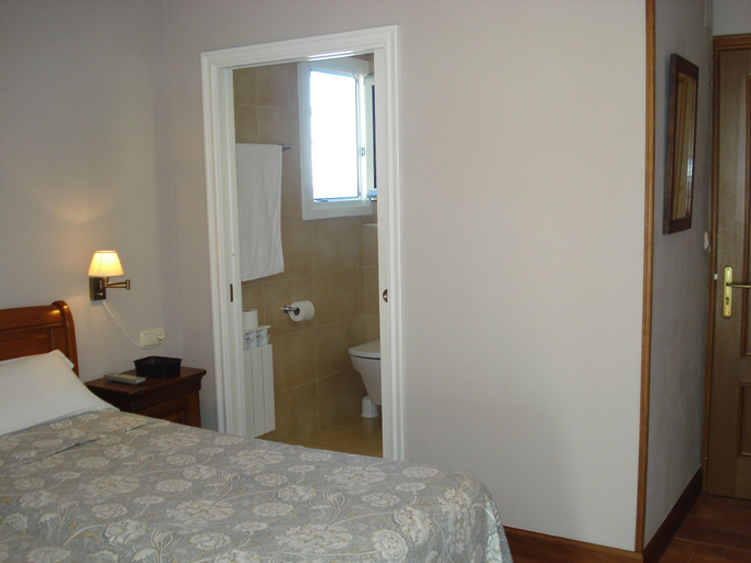 Bedroom 3, Pensión Zarauz Playa, Guipúzcoa