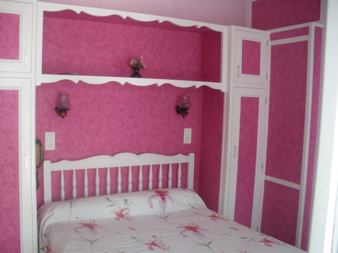 Bedroom 5, A L'Abri des Vents, Manche