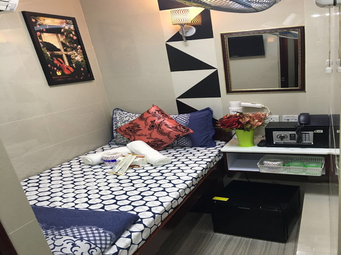 Others 2, Rich Hostel, Kowloon