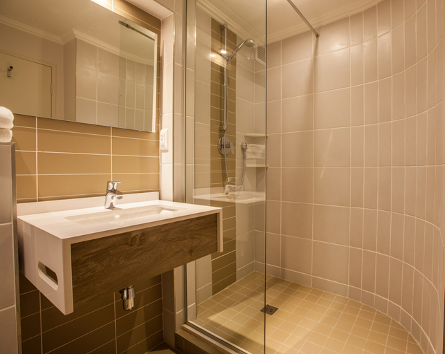 Bathroom 5, Town Lodge Mbombela, Ehlanzeni