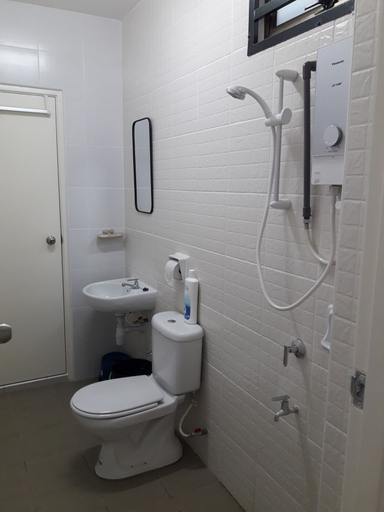 Bathroom 4, Tampoi Homestay, Johor Bahru