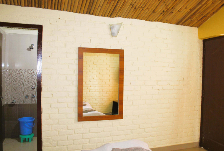 Bathroom 3, Windsor Cottages, Garhwal