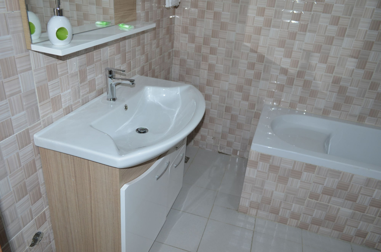 Bathroom 3, Noahgarden, Cotonou