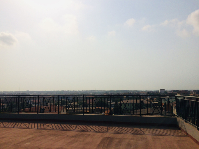 Others 5, Jowelbeck, Accra