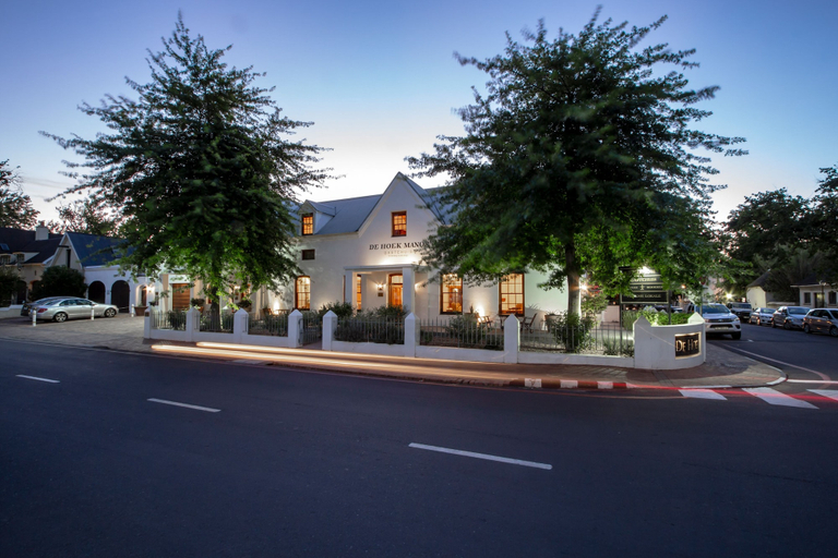 Exterior & Views