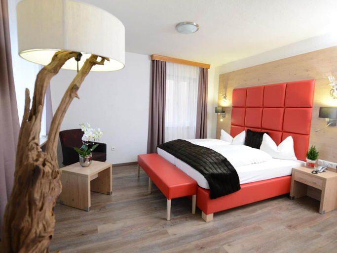 Bedroom 2, Land-gut-Hotel zum Löwen, Main-Spessart