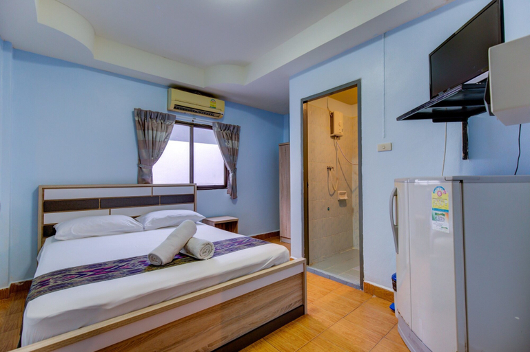 Bedroom 2, I-Rovers Sports Bar & Guesthouse, Pattaya