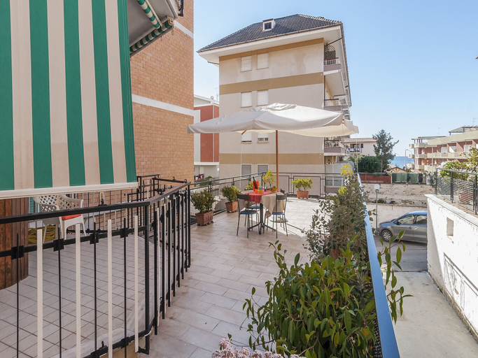 Exterior & Views, Casa Vacanza Zirocco, Latina
