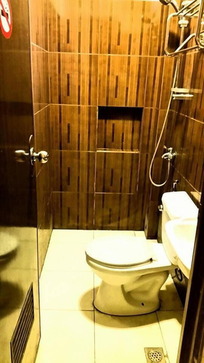 Bathroom 5, The Inn at Calayo, Nasugbu