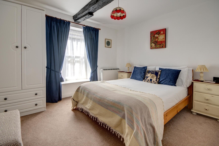 Bedroom, Katrina's Apartment Cirencester, Gloucestershire