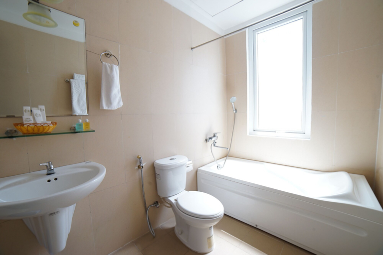 Bathroom 4, Gold Time Hotel, Da Nang
