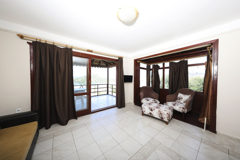 Bedroom 4, Akay Garden Family Club, Urla