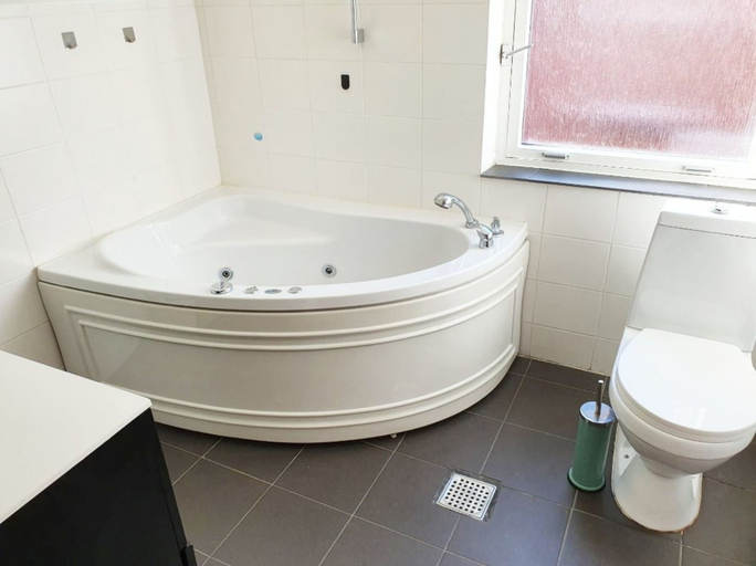 Bathroom 3, Struer Town Apartment, Struer