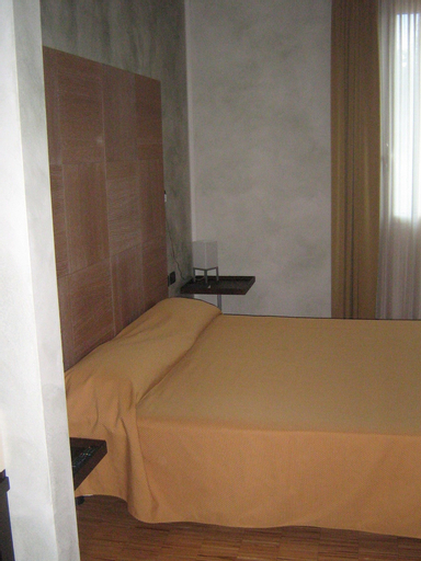 Bedroom 4, Corte Girlanda, Verona