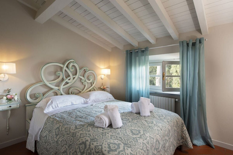 Bedroom 2, Villa Zelma, Pistoia