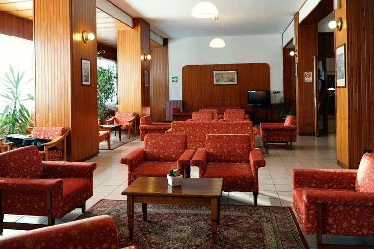 Others 5, Family Hotel Como, L'Aquila