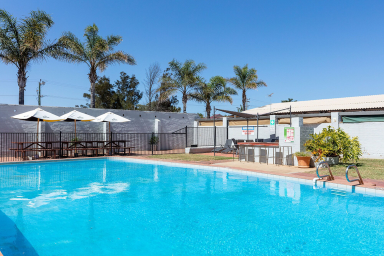 Sport & Beauty 2, Nightcap at Wintersun Hotel, Geraldton