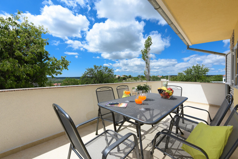 Others 5, Villa Basil, Benkovac