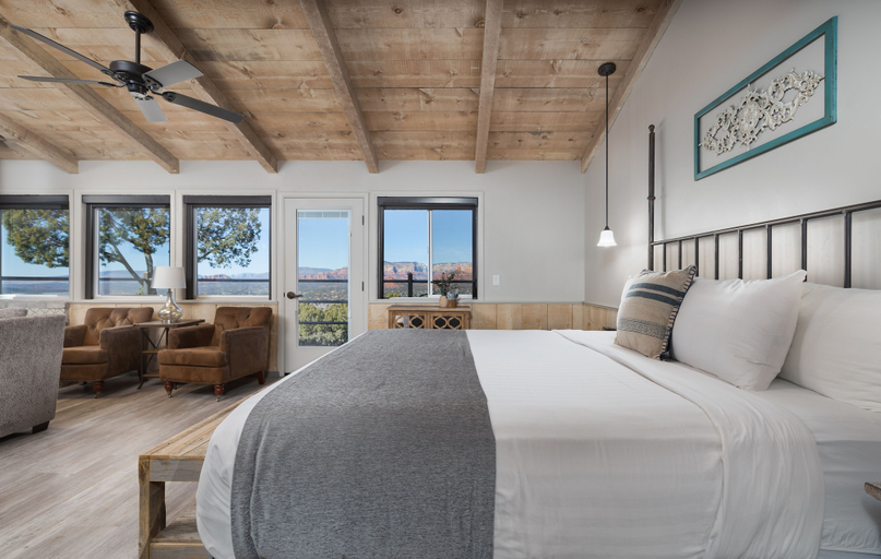 Bedroom 3, Sky Ranch Lodge, Yavapai