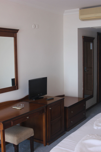 Bedroom 2, Grand Sahin's Hotel, Kuşadası