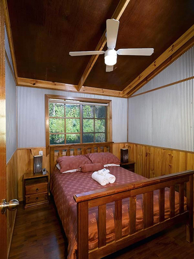 Bedroom, Port Bayou Cottage, Corangamite - South