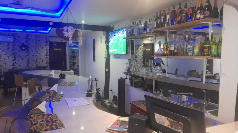 Food & Drinks 5, LOYALTY HOTEL, Tema