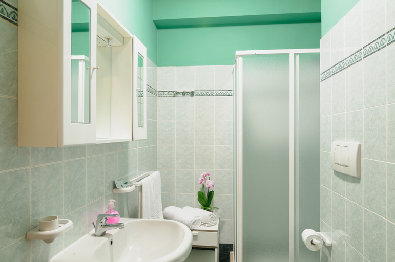 Bathroom, Patty's Aparthotel Arezzo, Arezzo
