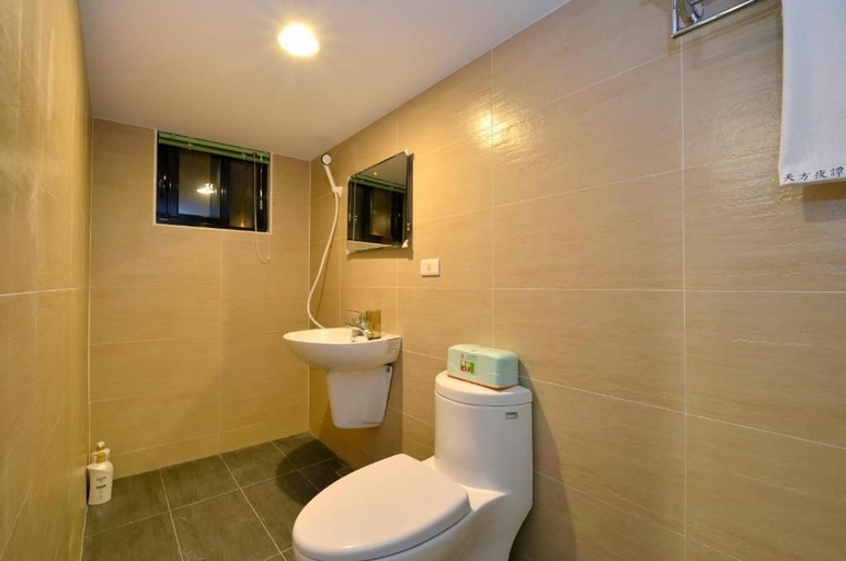 Bathroom 3, Arabian Nights in Jiufen, New Taipei City