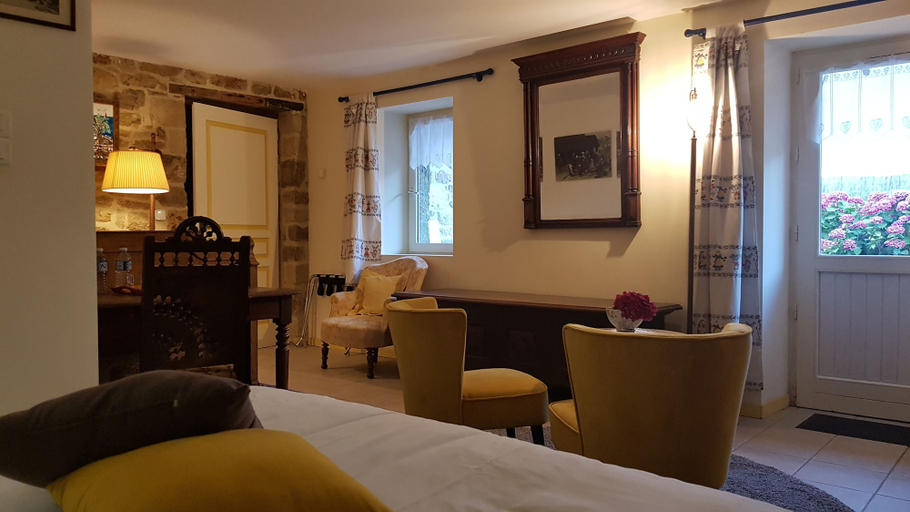 Bedroom 2, B&B Domaine de Keryargon, Morbihan