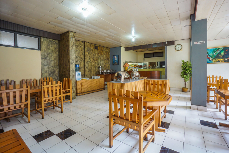 Food & Drinks 4, Yuta, Manado