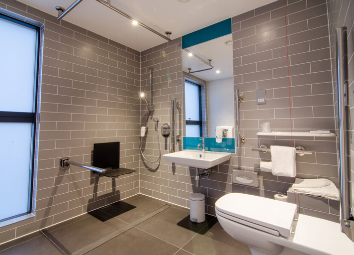 Bathroom 4, Holiday Inn Express London - Ealing by IHG, London