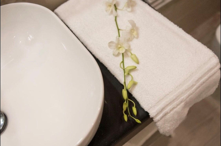 Bathroom 5, Casa FioRita, Foggia