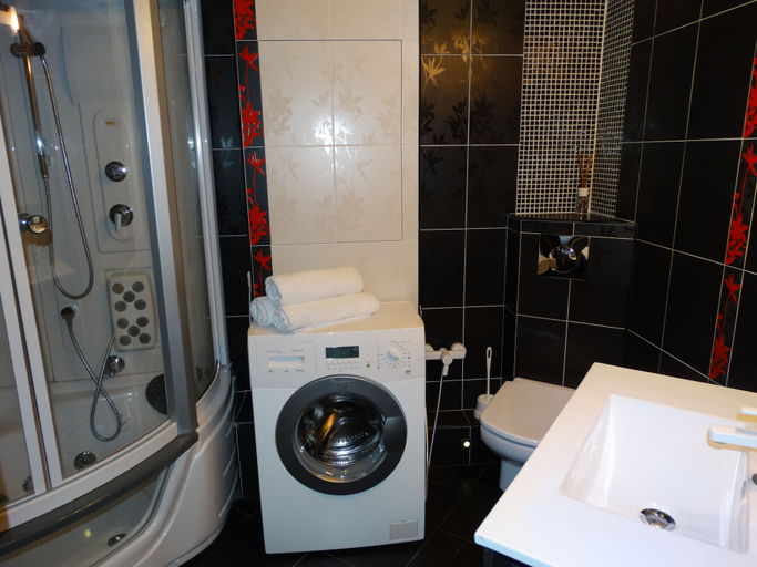 Bathroom 3, Inndays Arkhitektora Vlasova 39 - 2, Western