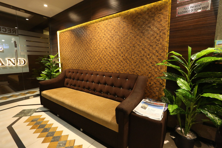 Others 5, Hotel Happyland, Mumbai City