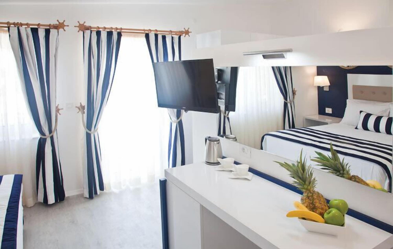 Bedroom 4, Uslu Otel Royal Yachting, Datça
