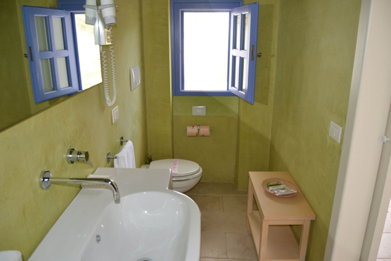Bathroom 4, Relais Masseria Villa Cenci, Brindisi